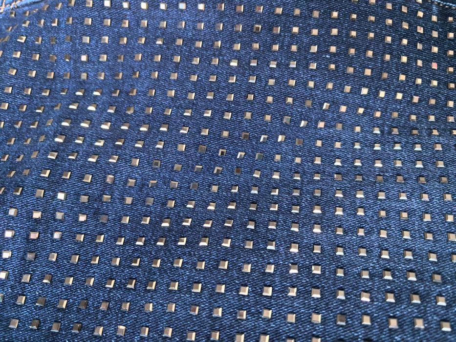 Дамски дънки с камъни