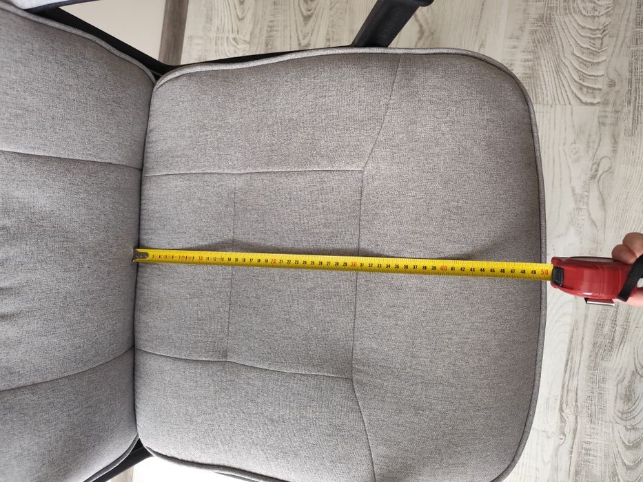 Офис стол с колеца jusk