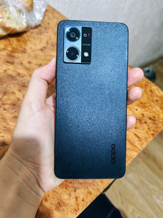 Продам смартфон OPPO Reno 7