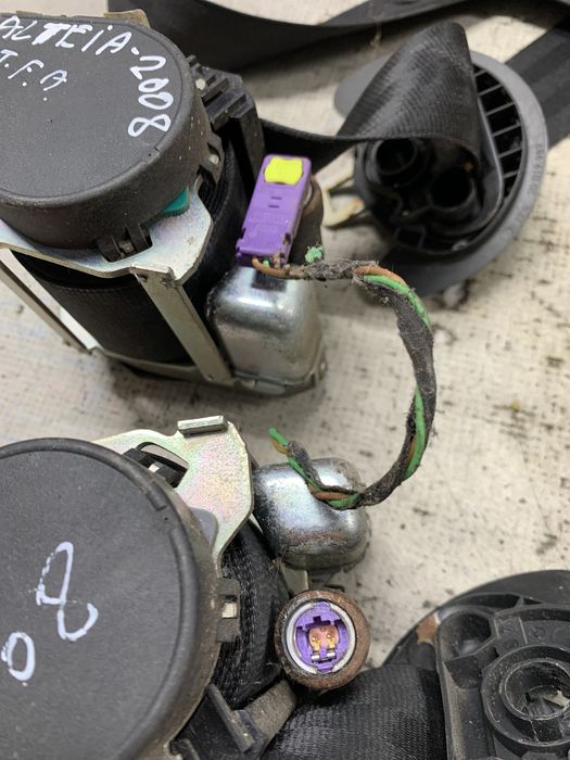 set centuri fata cu capsa  seat altea - motorina 2008