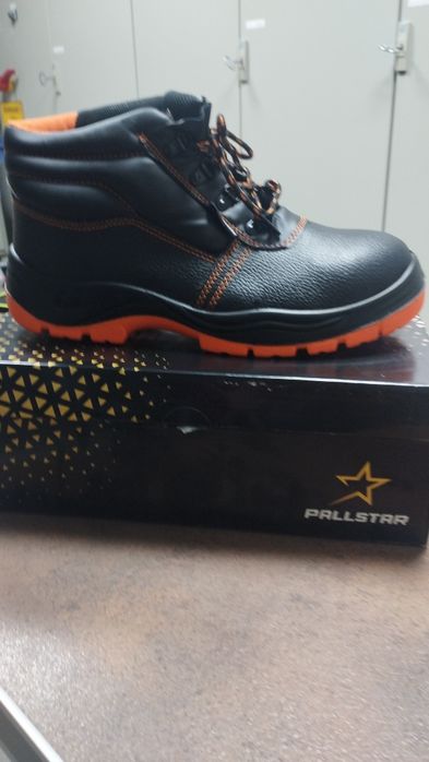 Работни обувки с метално бомбе