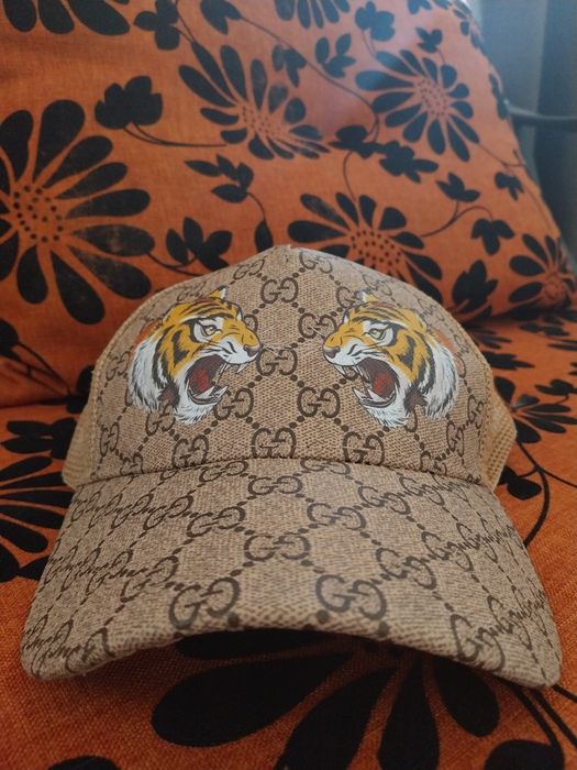 Șapcă gucci originală cu tigri pe ea