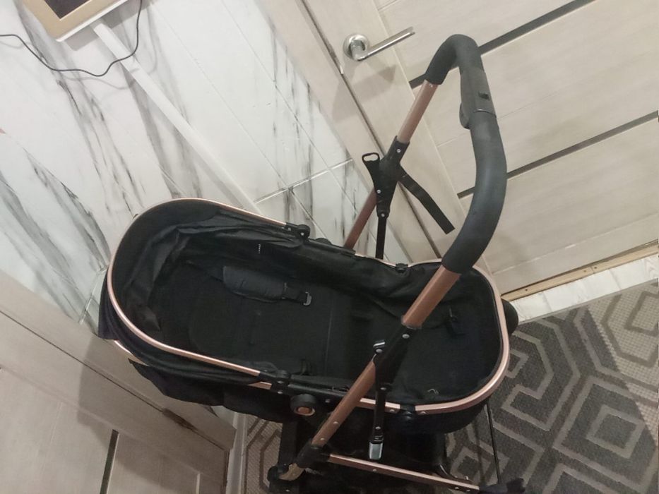 Коляска детская пользовались только в доме