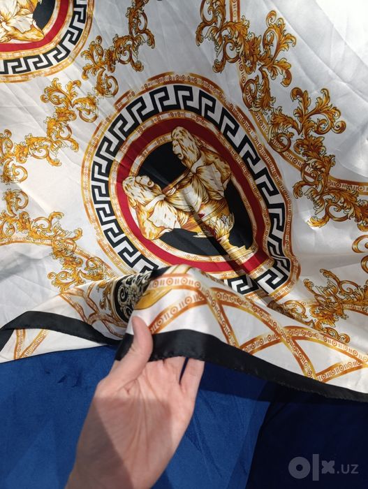 Роскошный  шелковый шарф ,платок Versace, барокко