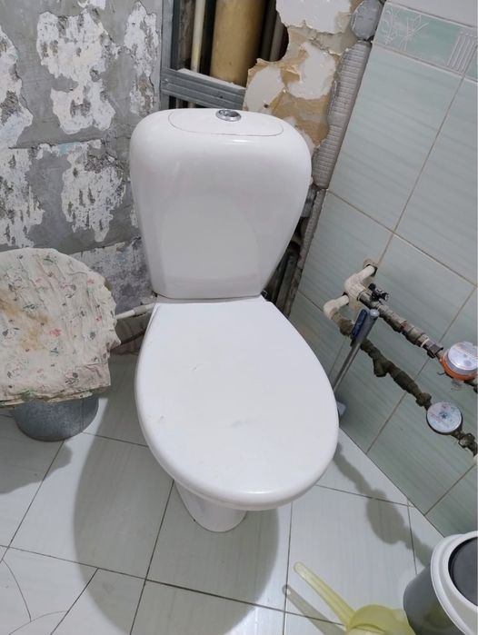 Продаю Унитаз, цена договорная