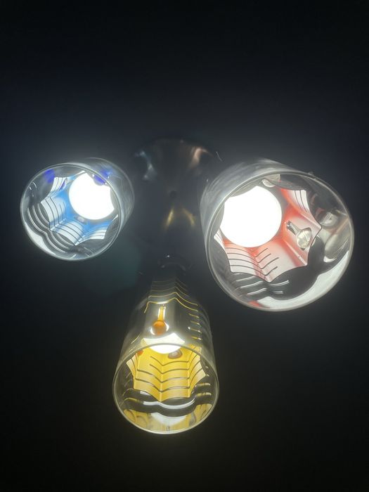 Цветен Полилей с 3 крушки