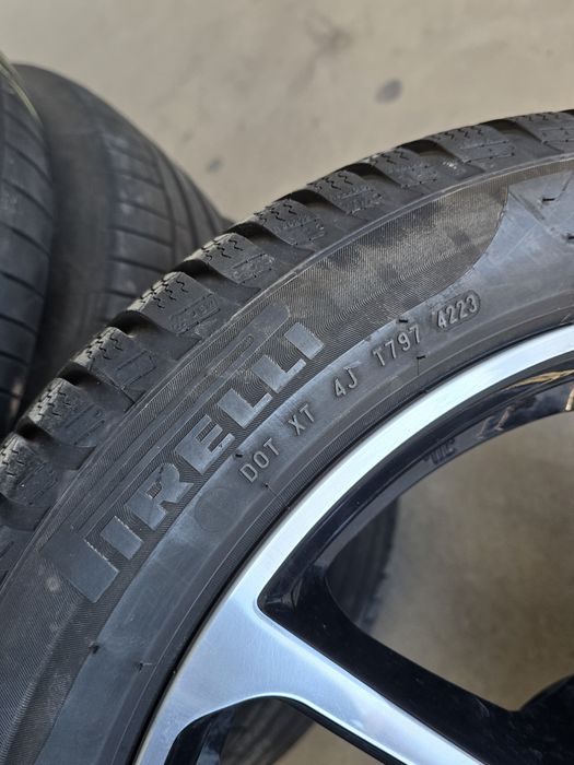 2 Броя 245/45/18 Pirelli 7,5mm 23dot