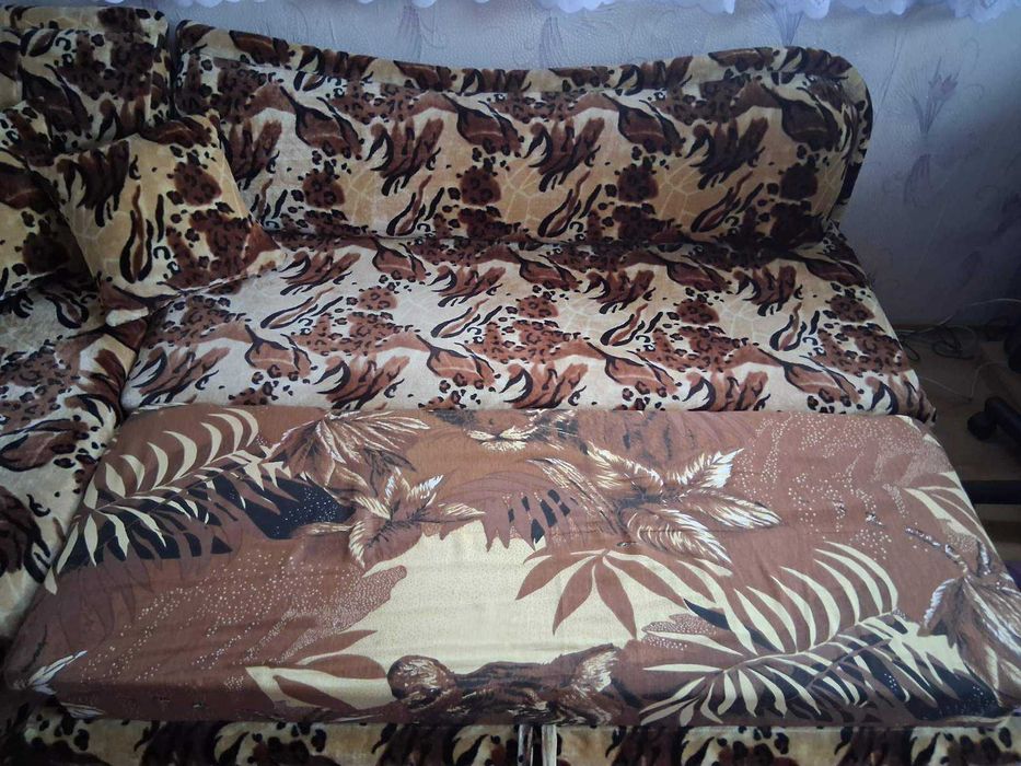 Разтегателен ъглов диван