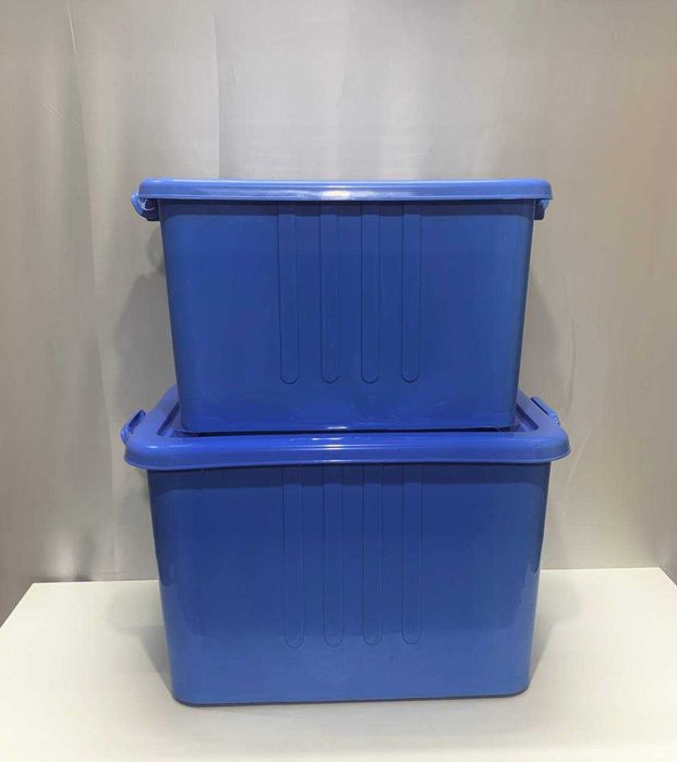 Большой пластиковый контейнеры