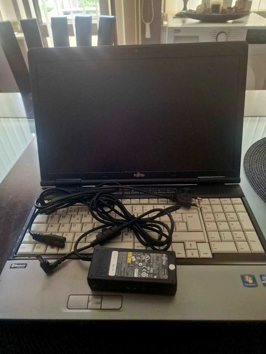 Лаптоп 15.6" Fujitsu E782 Intel® i5-3230M 3.2 GHz 4GB DDR3L 500GB