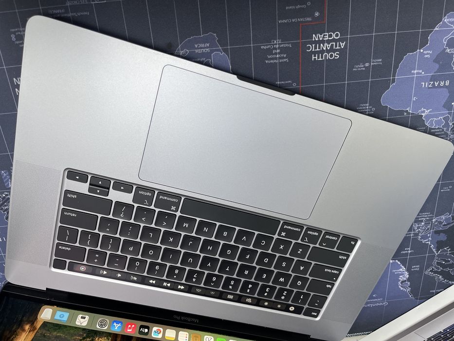MacBook Pro 16 Core i9/16Gb/SSD1Tb/77ц