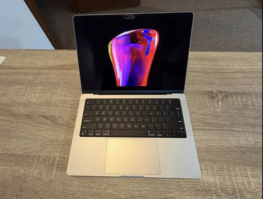 MacBook Pro 14" (Nov 2024) M4, 16GB RAM, Baterie 100%, Garanție 2026
