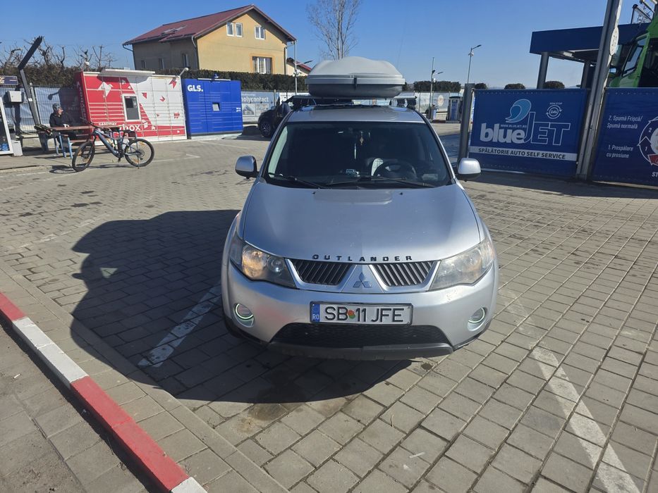 Mitsubishi Outlander 2