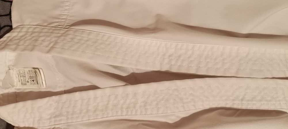 Kimono de karate pentru copii, mărimea 130. Decathlon