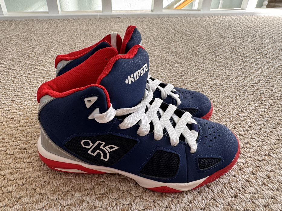 Продам обувь kipsta