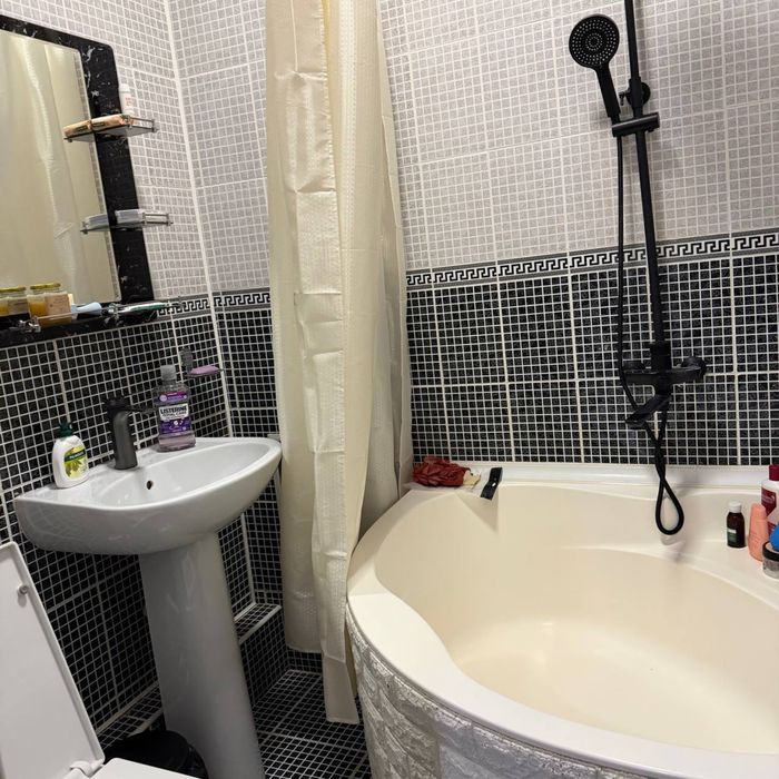 Сдается 2 комнатная квартира в центре города