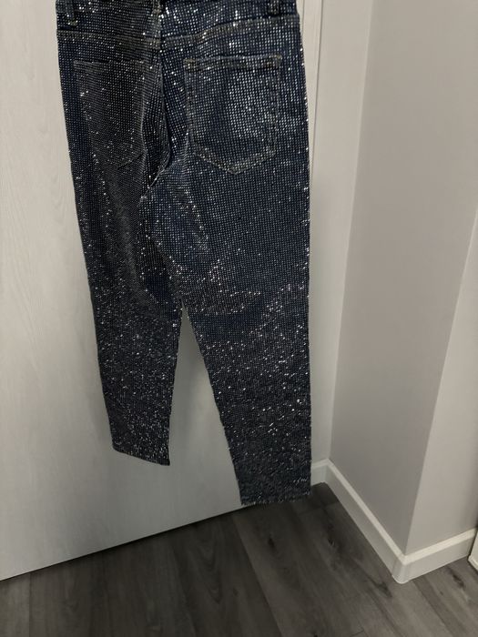 Дамски дънки с камъни