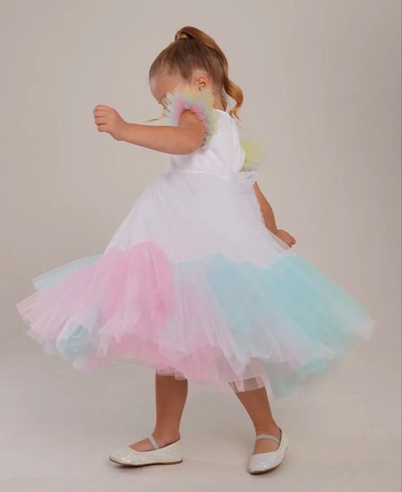 Платье пышное белое