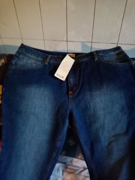 Продам новые мужские джинсы в упоковке