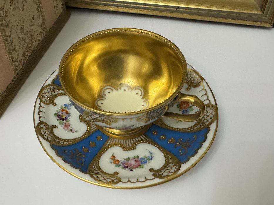 Ceasca espresso hand made. Fürstenberg, portelan pictat si foita aur