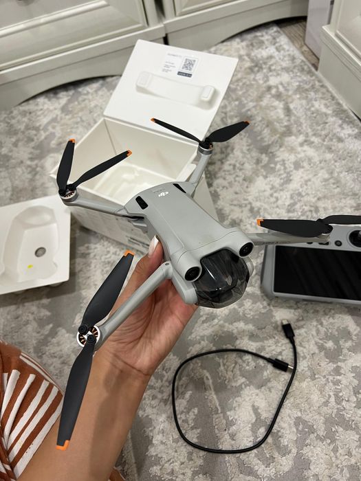Дрон DJI Mini 3 Pro белый + DJI RC