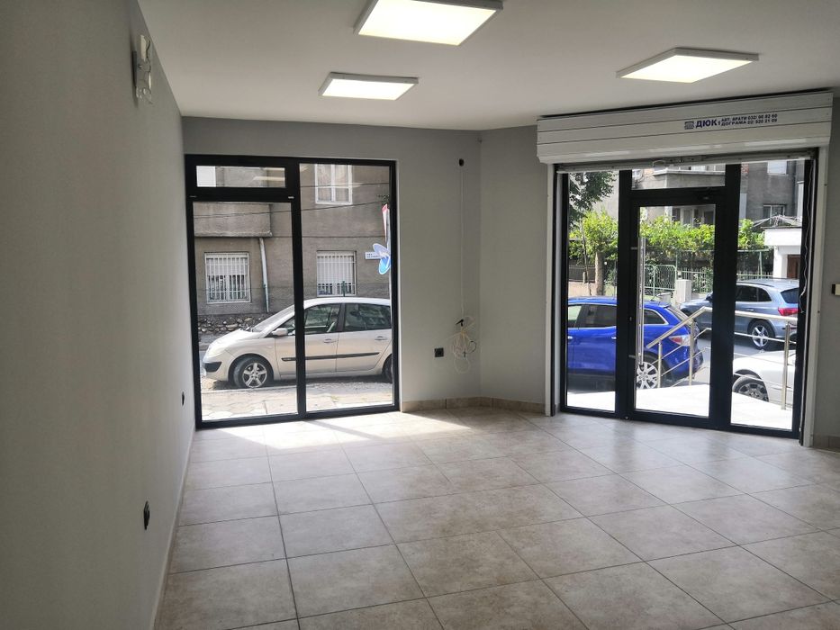 Дава се под наем Магазин в Благоевград, Идеален център - 40 кв.м за 290 € - Снимка #5