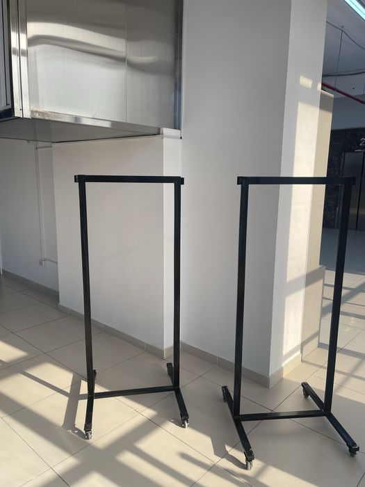 Стойка для одежды