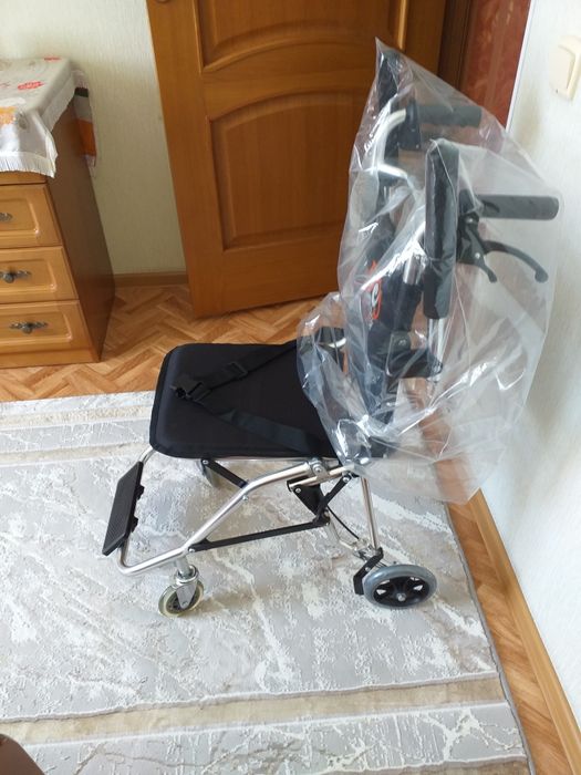 Кресло-каталка для обеспечения мобильности и комфорта