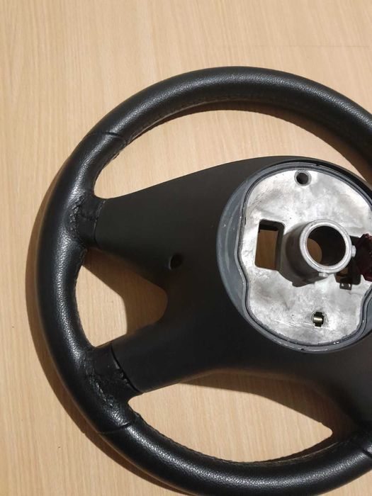 Продавам кожен волан за Мерцедес W212,W204