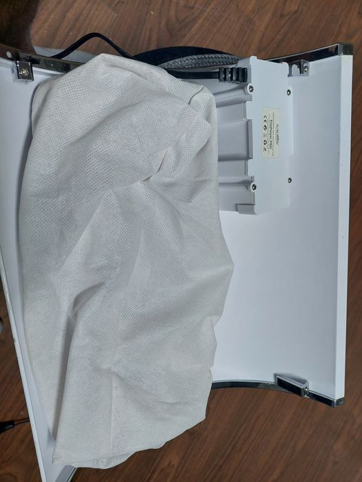 Aspirator unghii false