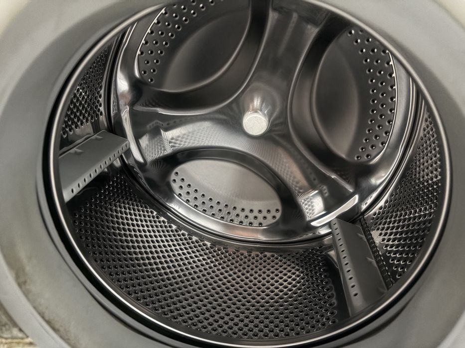 Продаётся стиральная машина Indesit WIL82X (б/у)