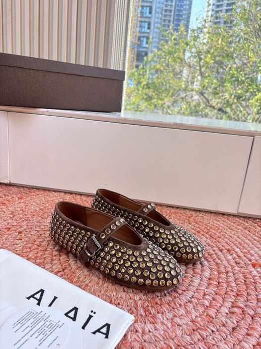 Alaia естествен велур