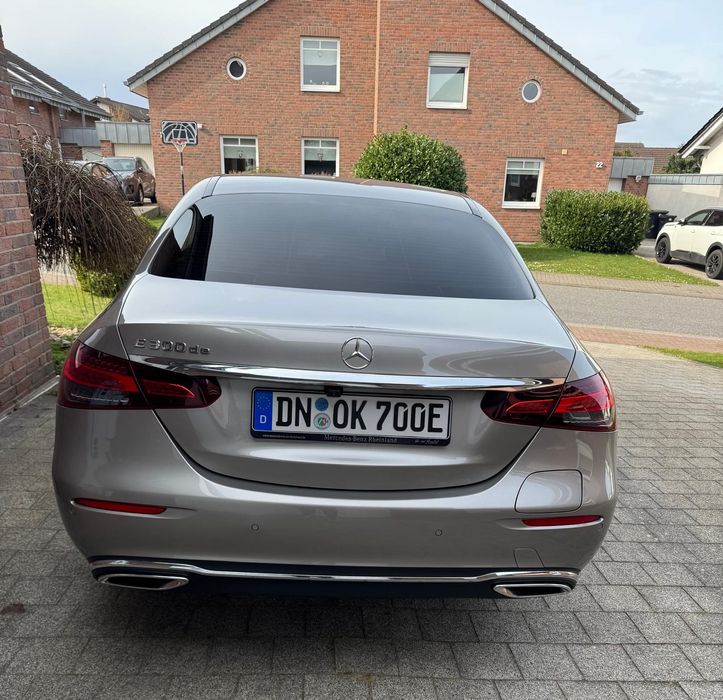 Vând Mercedes Benz E 300 GARANȚIE