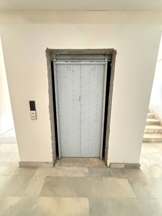 Dom sotiladi 4 etaj 3 xonali 89 kv metr