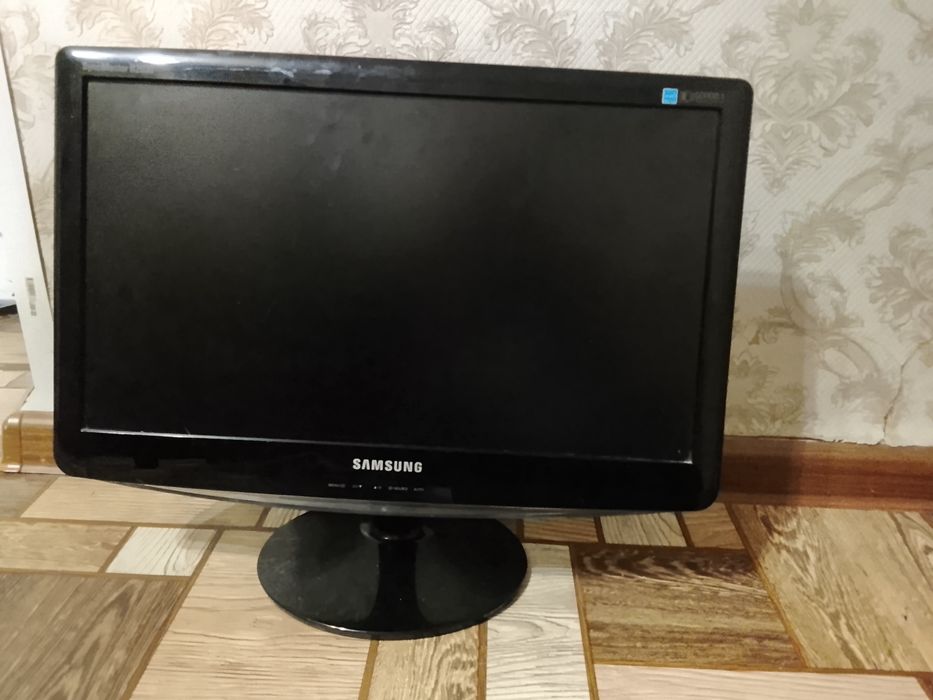 Монитор 19 дюймов
