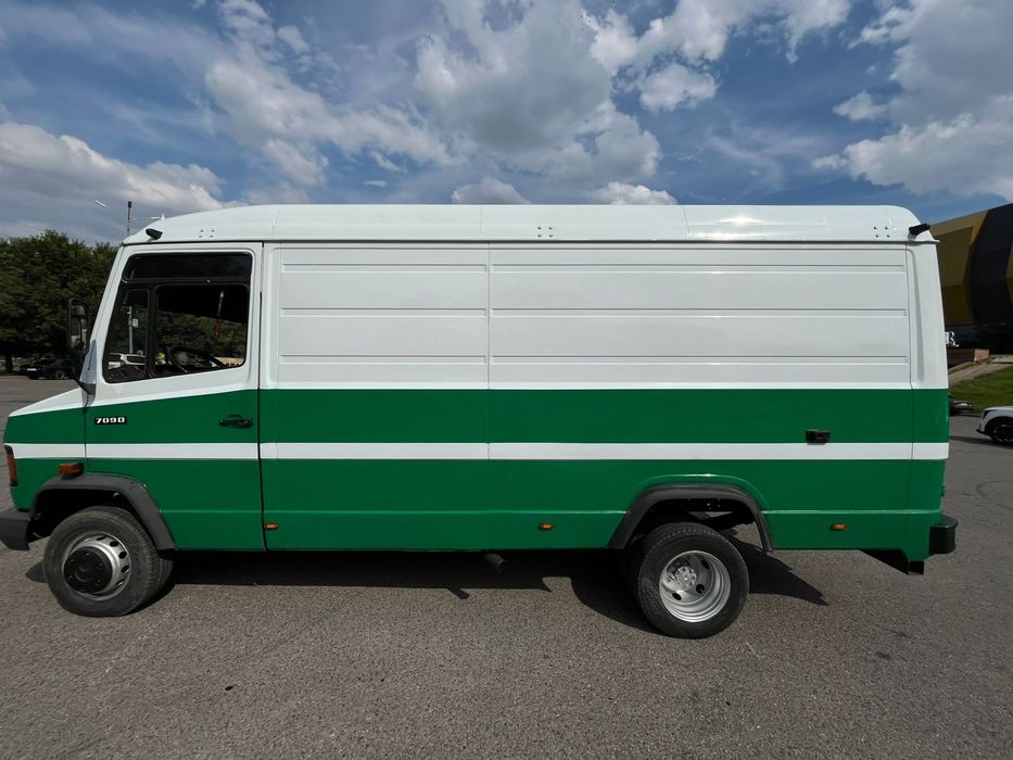 Продаю мерседес 709