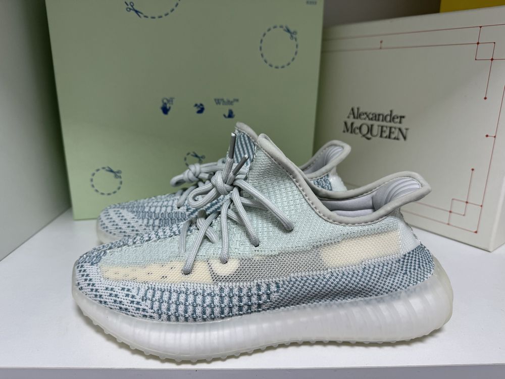 Adidasi yeezy originali Bucuresti Sectorul 6 OLX.ro