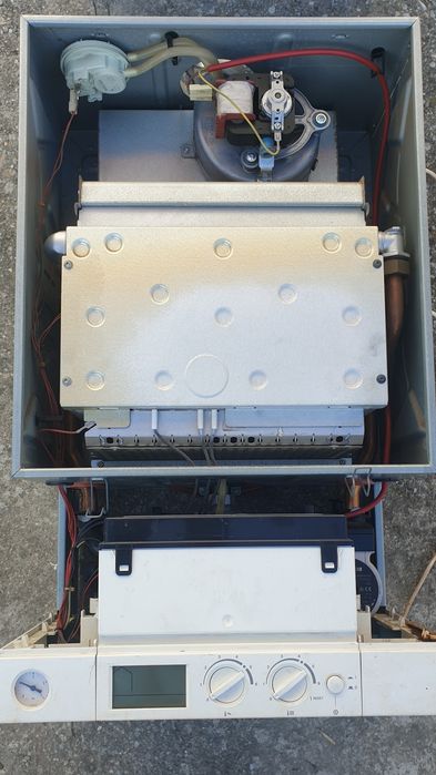 Dezmembrez Centrala Viessmann Vitopend 100 WH1D de 31 kw conventionala