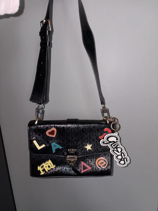 Черна чанта guess