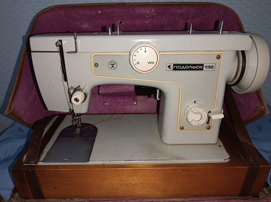 Швейная машинка Подольск-132