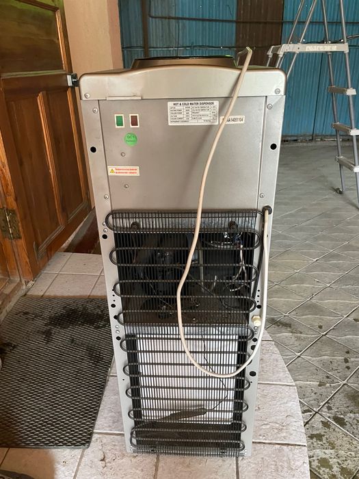 Продам кулер(диспенсер) фирмы Bona