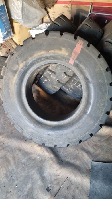 Цельнолитые шины