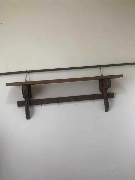 Polita cuier din lemn masiv sculptat