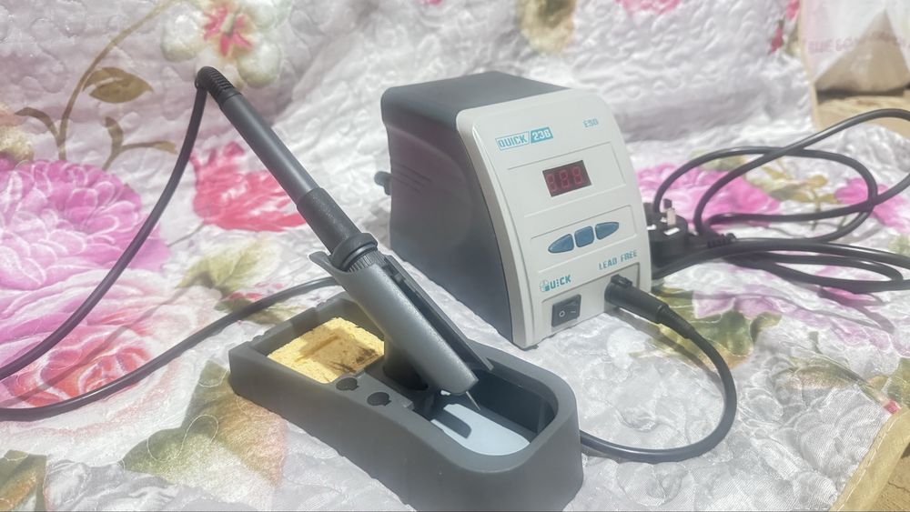 Продам паяльную станцию.