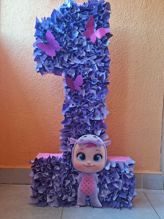 Обемна цифра на тема cry babies