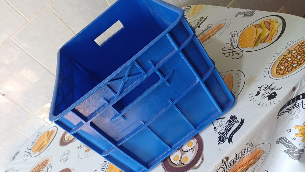 Ящики из плотного пластика