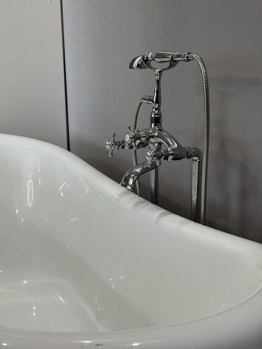 Ванна акриловая