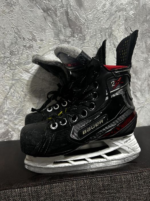 Продам коньки хоккейные