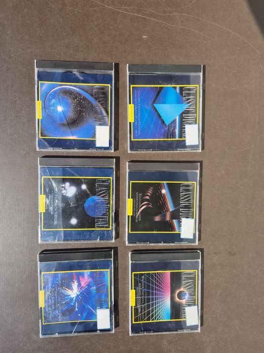 Vând Lot 16 CD cu muzica clasica mixta de colectie,compozitorii celebrii