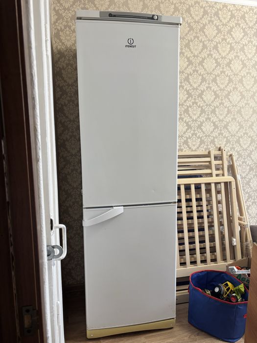 Продам холодильник